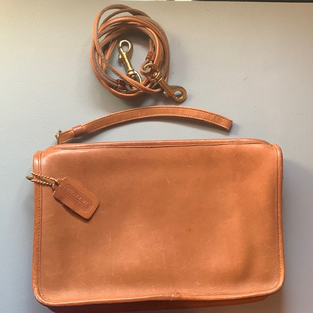 Vintage Coach Basic Bag Tan Leather Glove Tanned cowhide Crossbody Wristlet